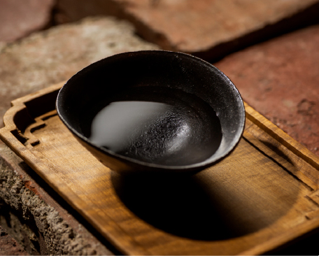 世界的な陶芸家・辻村史朗氏の書をラベル